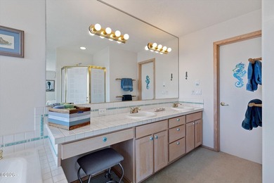 SPECTACULAR OCEAN VIEW HOME IN DESIRABLE ROADS END! Enjoy - photo 39