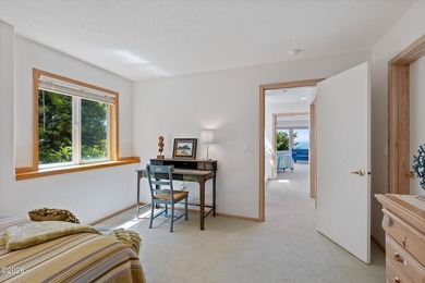 SPECTACULAR OCEAN VIEW HOME IN DESIRABLE ROADS END! Enjoy - photo 48