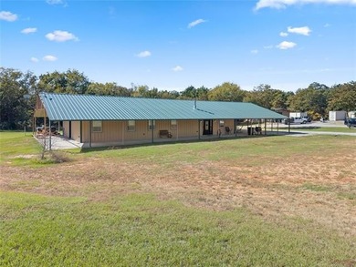 Private 3-bedroom, 2-bath metal home on 40 wooded acres in - photo 3