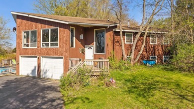 Lake Wisconsin - Columbia County Home For Sale in Poynette Wisconsin