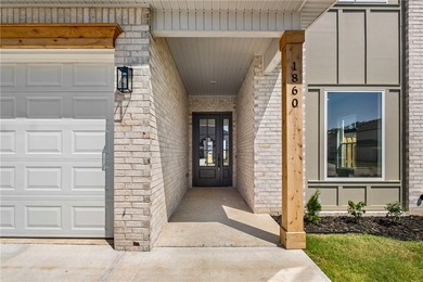 Priced well below appraised value, this home lets buyers walk in - photo 4