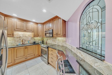 Wonderfully renovated 2 bedrooms, 2 bath condo unit in great - photo 20