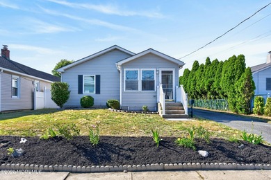 Welcome to this beautifully updated, meticulously maintained - photo 1