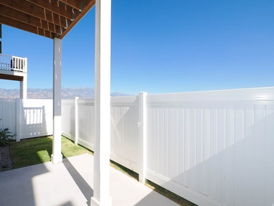 This stunning 3 bedroom, 3 bathroom townhome offers a perfect - photo 22