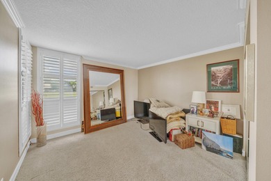 Wonderfully renovated 2 bedrooms, 2 bath condo unit in great - photo 25