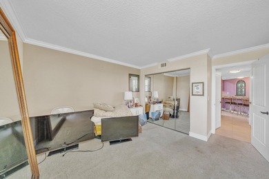 Wonderfully renovated 2 bedrooms, 2 bath condo unit in great - photo 26