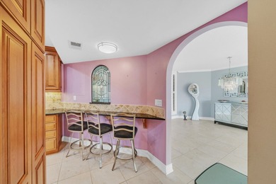 Wonderfully renovated 2 bedrooms, 2 bath condo unit in great - photo 31