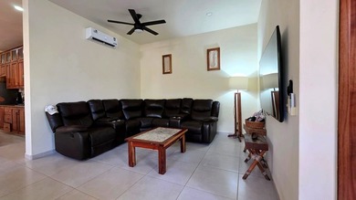 Discover this beautiful 3-bedroom house for sale in Residencial - photo 3