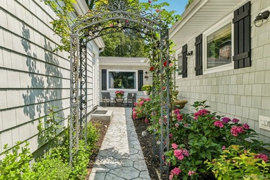 Nestled in the highly desirable Archer Woods Development, this - photo 3