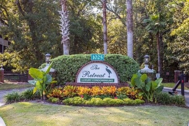Beautifully maintained second floor, end unit condo, offering - photo 1