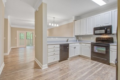 Beautifully maintained second floor, end unit condo, offering - photo 4