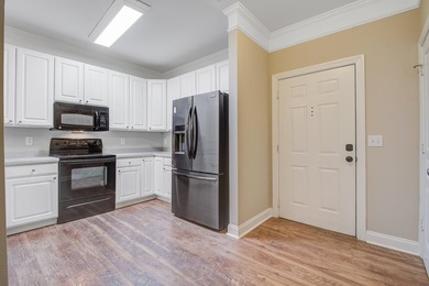 Beautifully maintained second floor, end unit condo, offering - photo 5
