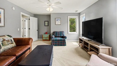 Time for a low maintenance condo, ready to move into? Here is a - photo 8