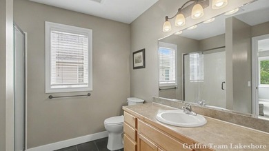 Time for a low maintenance condo, ready to move into? Here is a - photo 9