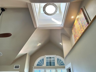 Charming Single family home with multiple guest cottages in - photo 4