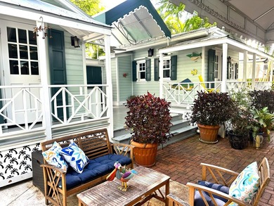 Charming Single family home with multiple guest cottages in - photo 10