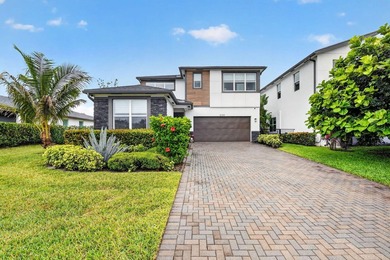 Welcome to this exceptional lakefront home, built in 2020 and - photo 4