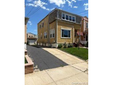 Welcome home! This charming 3-bedroom, 1.5-bath attached home - photo 3