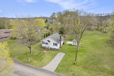Baw Beese Lake Home Sale Pending in Hillsdale Michigan