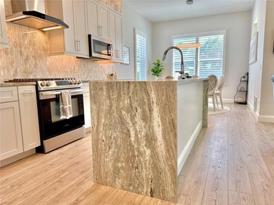 Built in 2020 and ideally located just two blocks from the ocean - photo 10