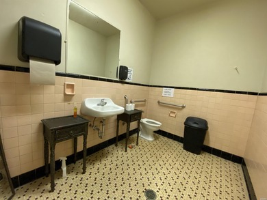 Heart of city & entry block to Downtown area with 22,000sqf of