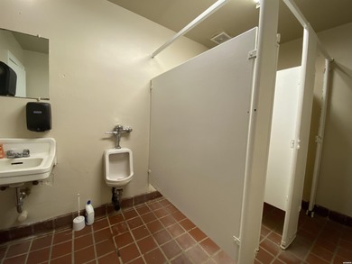 Heart of city & entry block to Downtown area with 22,000sqf of