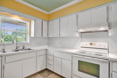 Welcome home to this beautifully maintained 3-bedroom, 3-bath - photo 13