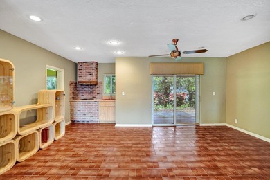 Welcome home to this beautifully maintained 3-bedroom, 3-bath - photo 28