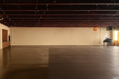 Heart of city & entry block to Downtown area with 22,000sqf of