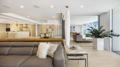 On the sand, a completely reimagined coastal contemporary - photo 7