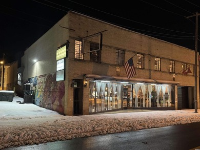 Heart of city & entry block to Downtown area with 22,000sqf of