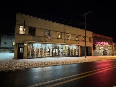 Heart of city & entry block to Downtown area with 22,000sqf of