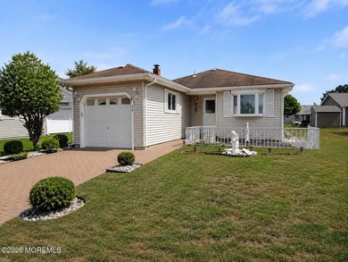 MOVE RIGHT INTO THIS BEAUTIFULLY MAINTAINED MONETERY MODEL! NEW - photo 1