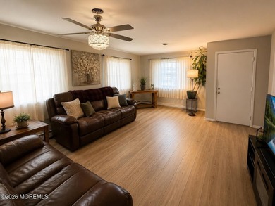 MOVE RIGHT INTO THIS BEAUTIFULLY MAINTAINED MONETERY MODEL! NEW - photo 3