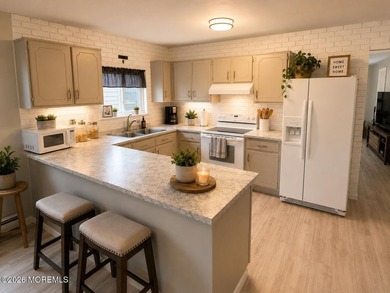 MOVE RIGHT INTO THIS BEAUTIFULLY MAINTAINED MONETERY MODEL! NEW - photo 4