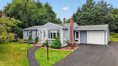 Welcome to Pilgrim Estates! Nestled on a beautifully manicured - photo 1
