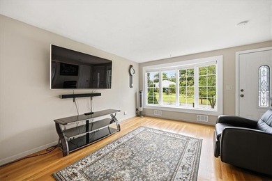Welcome to Pilgrim Estates! Nestled on a beautifully manicured - photo 4