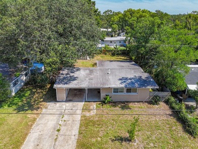 3 bedroom on nearly a quarter acre with no HOA and a real path - photo 3