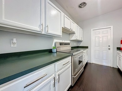 3 bedroom on nearly a quarter acre with no HOA and a real path - photo 10