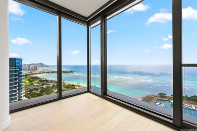 Penthouse 3900/ 3 beds, a den/office room, 3 baths with 10-foot