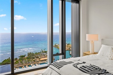 Penthouse 3900/ 3 beds, a den/office room, 3 baths with 10-foot