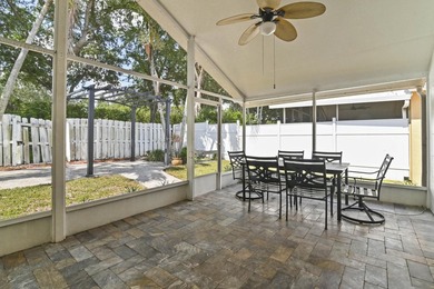 Owner currently in process of replacing fence! Welcome to this - photo 18