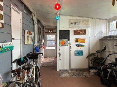 Beautifully maintained, partially furnished 2BR/2BA home located - photo 20