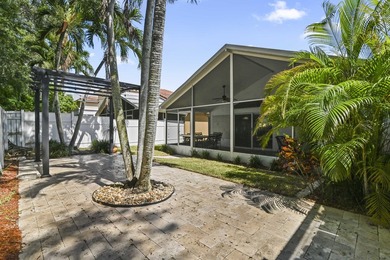 Owner currently in process of replacing fence! Welcome to this - photo 21