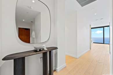 Penthouse 3900/ 3 beds, a den/office room, 3 baths with 10-foot