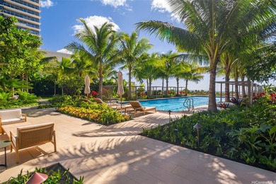 Penthouse 3900/ 3 beds, a den/office room, 3 baths with 10-foot