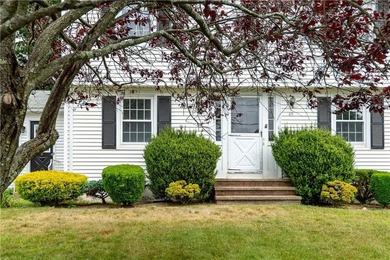 Opportunity awaits in this classic 3-bedroom, 1.1-bath Colonial - photo 4