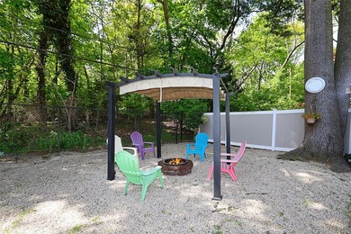 Nestled in the desirable Morgan Park Estates and backing - photo 36