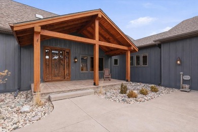 Luxury meets craftsmanship in this stunning 6,900 sq ft estate - photo 4