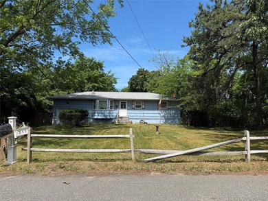 Opportunity awaits in this 3-bedroom ranch located on the South - photo 2